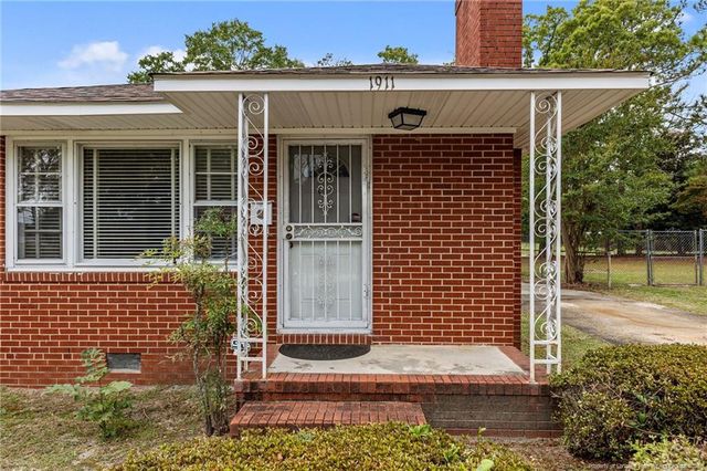 1911 Seabrook Road, Fayetteville, NC 28301