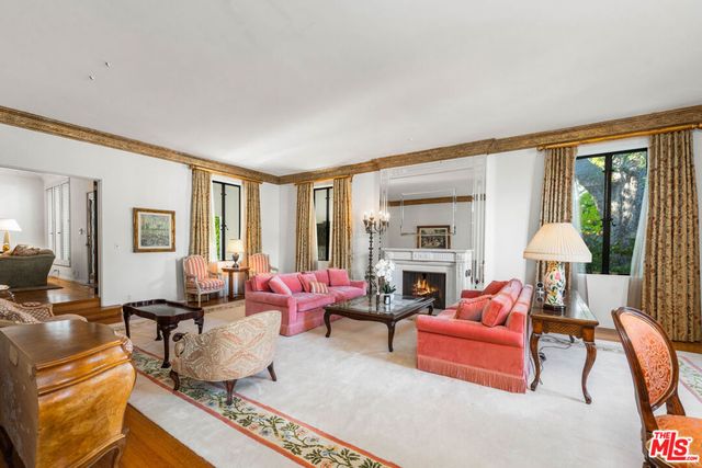 191 S Hudson Avenue, Los Angeles, CA 90004