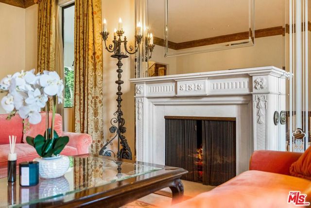 191 S Hudson Avenue, Los Angeles, CA 90004