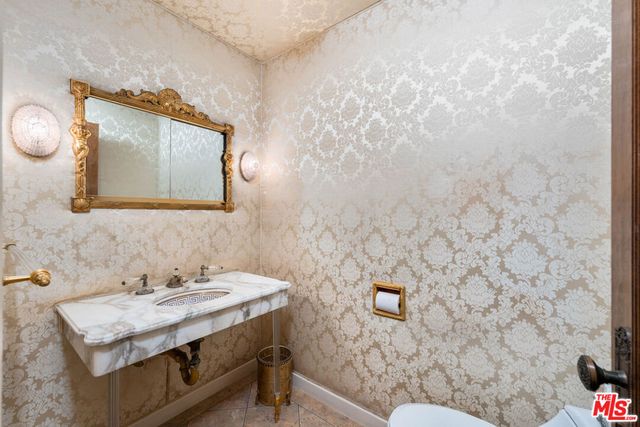 191 S Hudson Avenue, Los Angeles, CA 90004