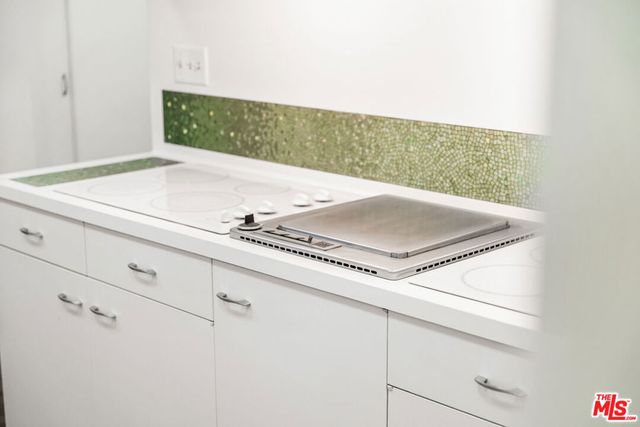 191 S Hudson Avenue, Los Angeles, CA 90004