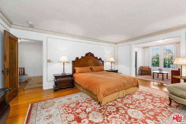 191 S Hudson Avenue, Los Angeles, CA 90004