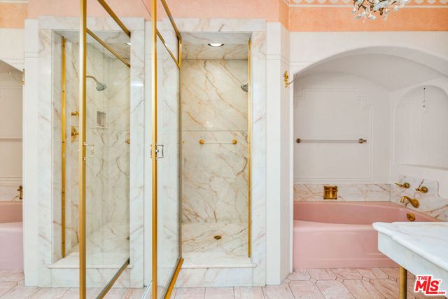 191 S Hudson Avenue, Los Angeles, CA 90004