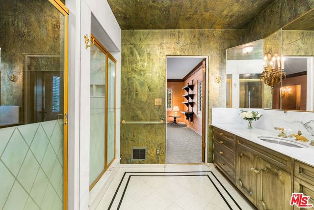 191 S Hudson Avenue, Los Angeles, CA 90004