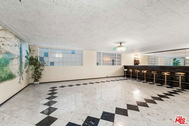 191 S Hudson Avenue, Los Angeles, CA 90004