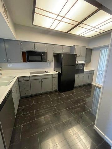277 E Alejo Road 217, Palm Springs, CA 92262