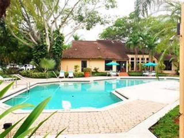 4421 W Mcnab Road 26, Pompano Beach, FL 33069