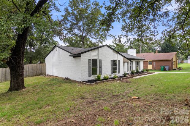 9006 Trailhead Court, Charlotte, NC 28227