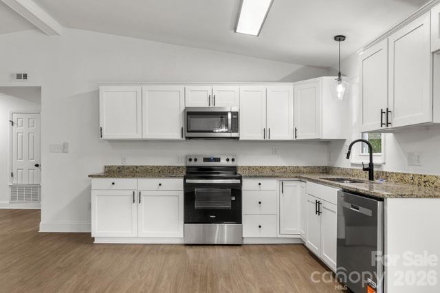 9006 Trailhead Court, Charlotte, NC 28227