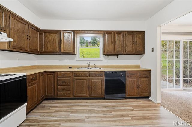 59 Glendale Drive, Glen Carbon, IL 62034