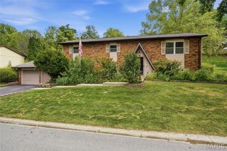 59 Glendale Drive, Glen Carbon, IL 62034