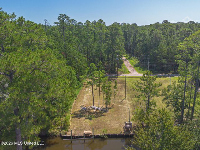 10061 W Bayou View Drive, Bay Saint Louis, MS 39520