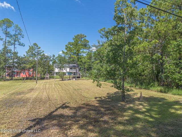 10061 W Bayou View Drive, Bay Saint Louis, MS 39520