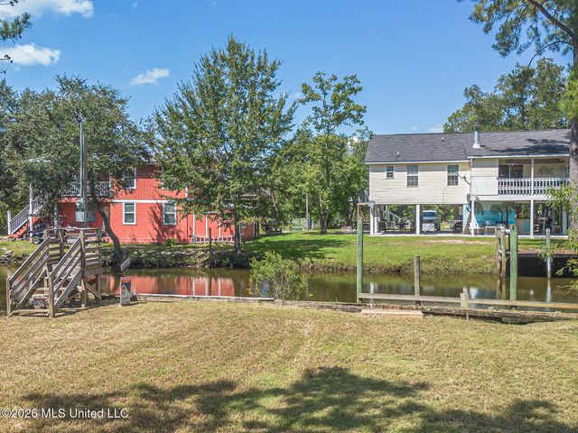 10061 W Bayou View Drive, Bay Saint Louis, MS 39520