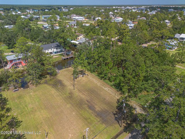 10061 W Bayou View Drive, Bay Saint Louis, MS 39520