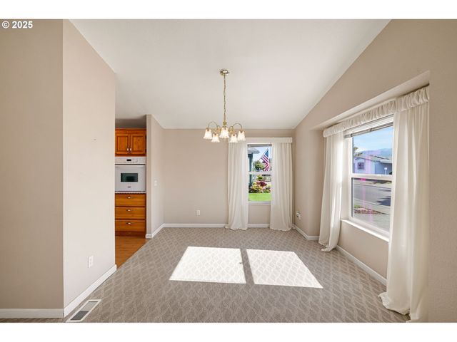 3700 BABCOCK Ln 67, Eugene, OR 97401