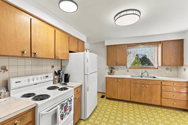 13521 E 16th Ave, Spokane Valley, WA 99216
