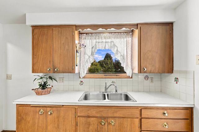 13521 E 16th Ave, Spokane Valley, WA 99216