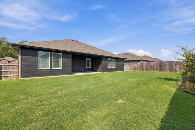 2704 W Brook Street, Claremore, OK 74017