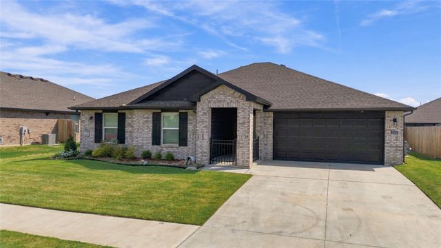 2704 W Brook Street, Claremore, OK 74017