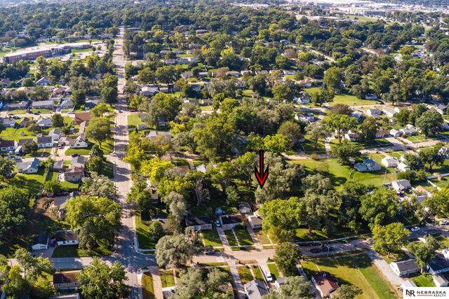 6615 Seward Street, Omaha, NE 68104