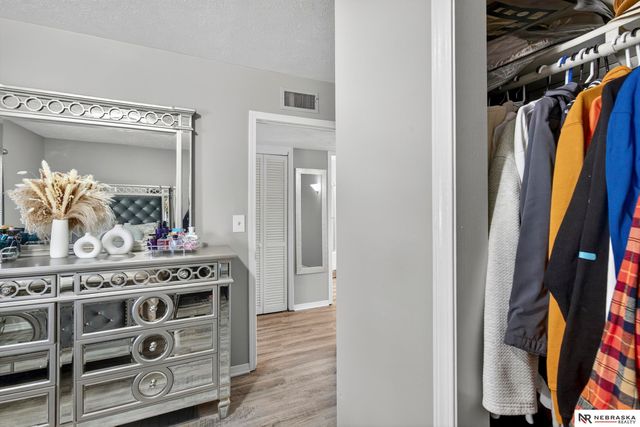 6615 Seward Street, Omaha, NE 68104