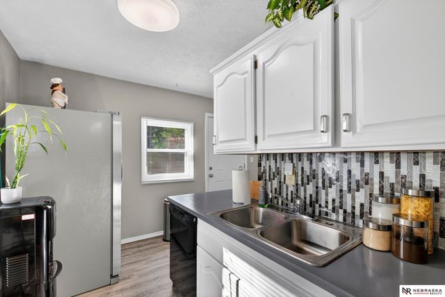 6615 Seward Street, Omaha, NE 68104