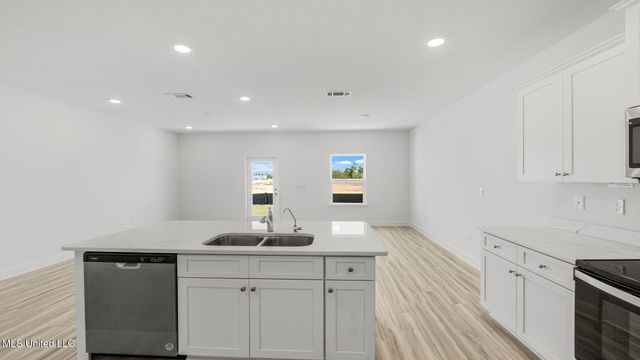 137 Harper Grove Circle, Ocean Springs, MS 39564