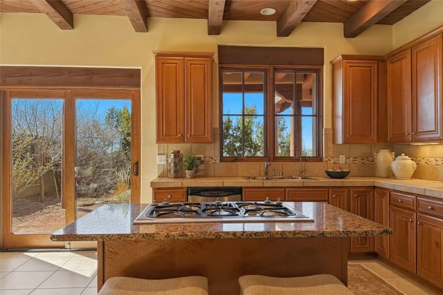 6 Camino De Vecinos, Santa Fe, NM 87507