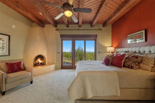 6 Camino De Vecinos, Santa Fe, NM 87507