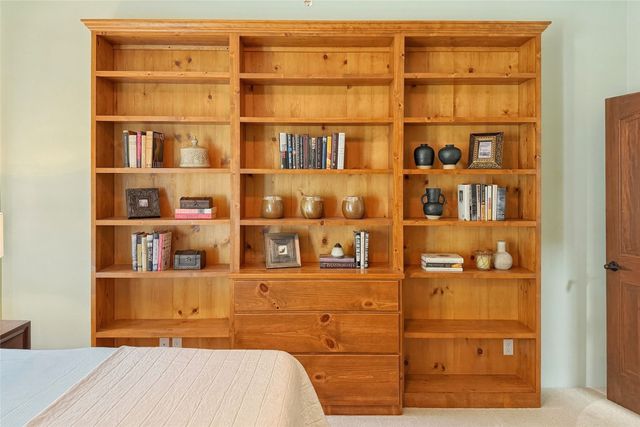 6 Camino De Vecinos, Santa Fe, NM 87507