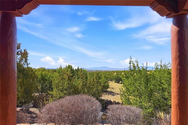 6 Camino De Vecinos, Santa Fe, NM 87507