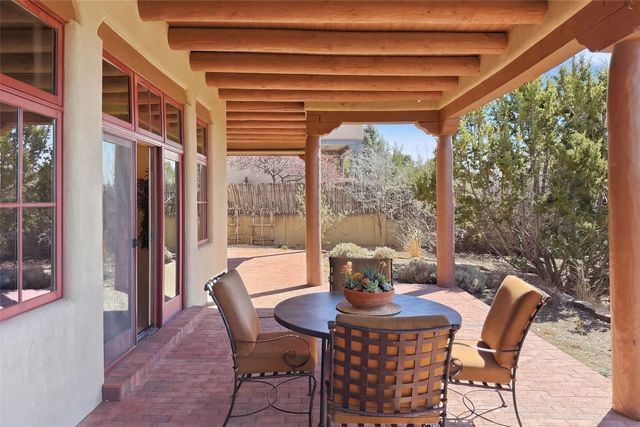 6 Camino De Vecinos, Santa Fe, NM 87507