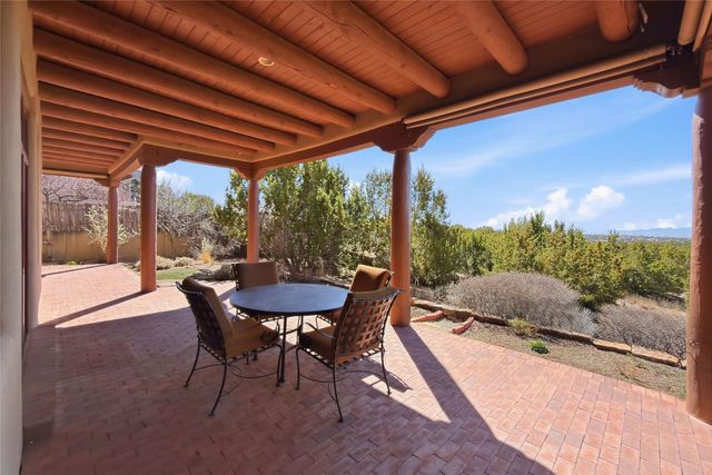 6 Camino De Vecinos, Santa Fe, NM 87507