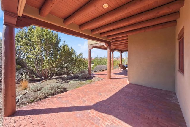 6 Camino De Vecinos, Santa Fe, NM 87507