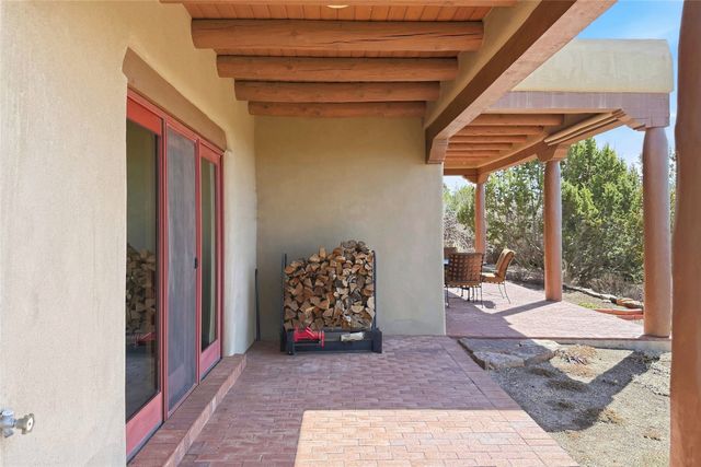 6 Camino De Vecinos, Santa Fe, NM 87507