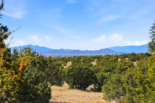 6 Camino De Vecinos, Santa Fe, NM 87507