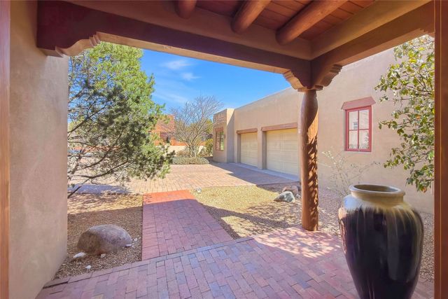 6 Camino De Vecinos, Santa Fe, NM 87507