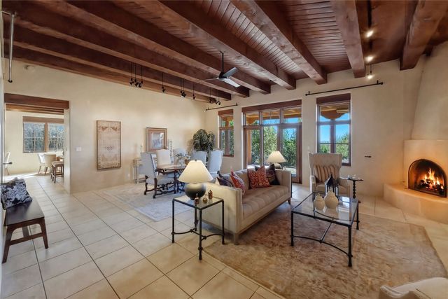 6 Camino De Vecinos, Santa Fe, NM 87507