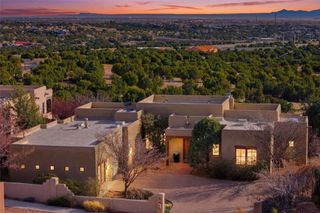 6 Camino De Vecinos, Santa Fe, NM 87507