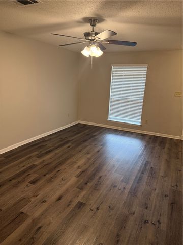 3004 David Lane, Arlington, TX 76013