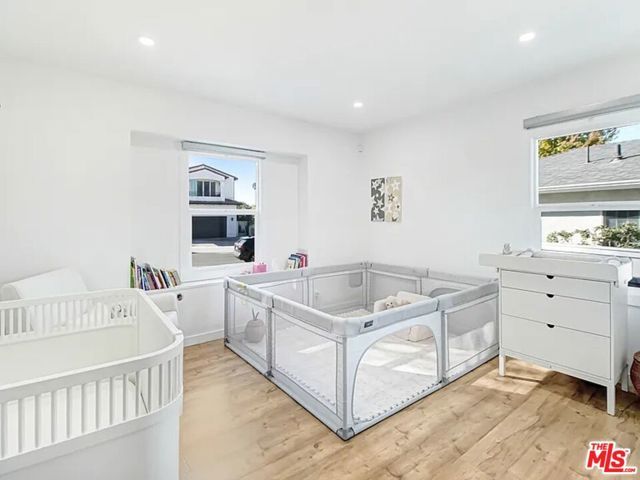 7425 W 88th Place, Los Angeles, CA 90045