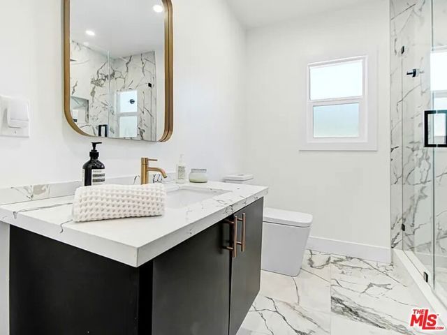 7425 W 88th Place, Los Angeles, CA 90045