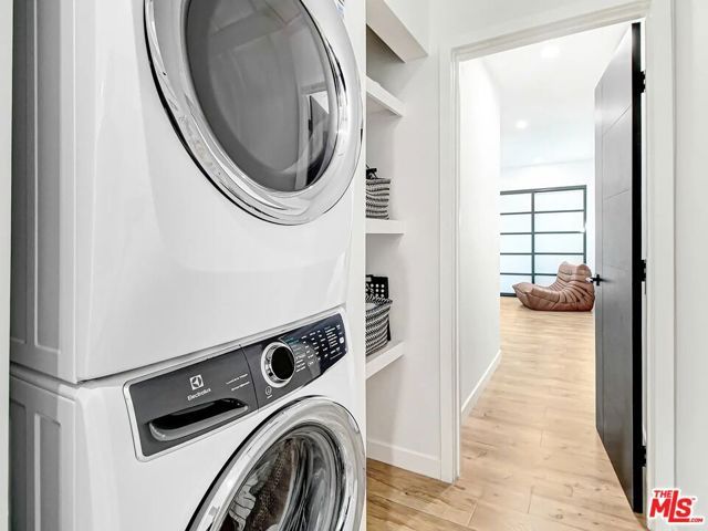 7425 W 88th Place, Los Angeles, CA 90045