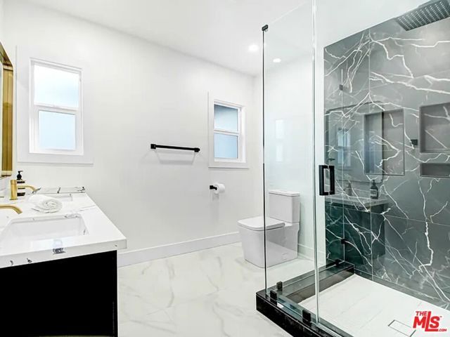 7425 W 88th Place, Los Angeles, CA 90045