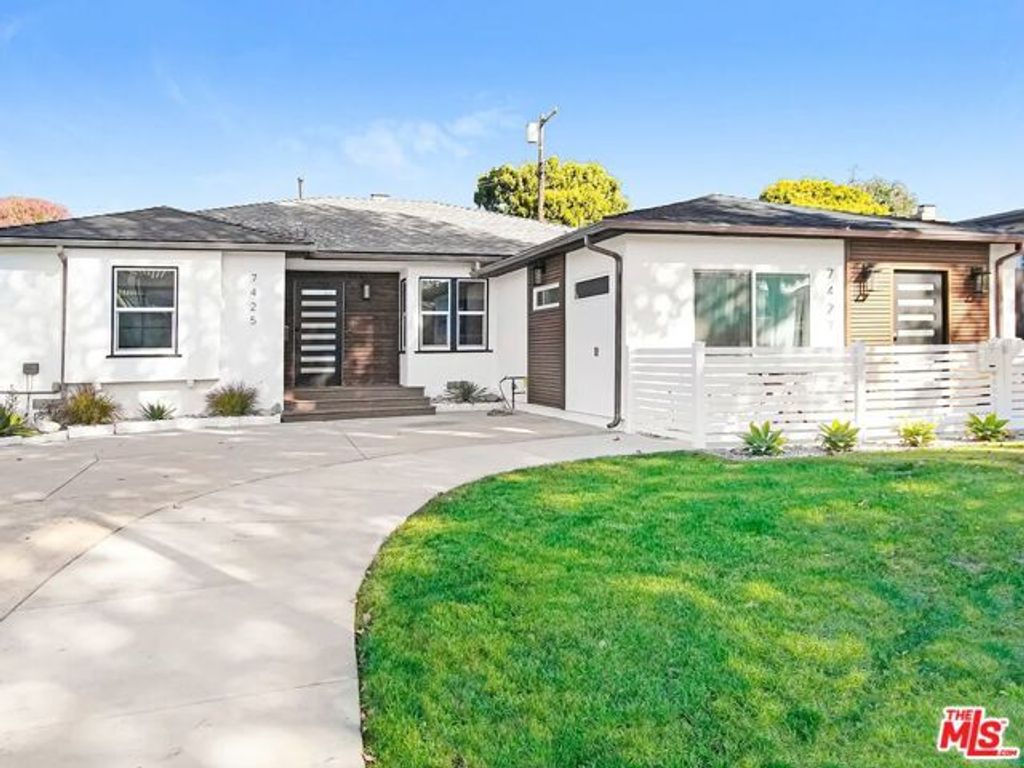 7425 W 88th Place, Los Angeles, CA 90045