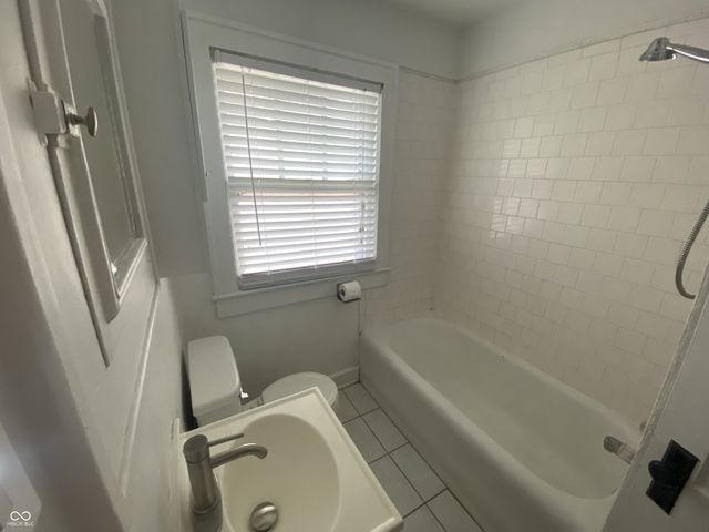 5267 N College Avenue, Indianapolis, IN 46220