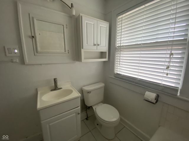 5267 N College Avenue, Indianapolis, IN 46220
