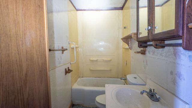 2427 M Highway, Koshkonong, MO 65692