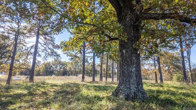 2427 M Highway, Koshkonong, MO 65692